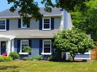 1900 Chamberlain Ave SE, Grand Rapids, MI 49506