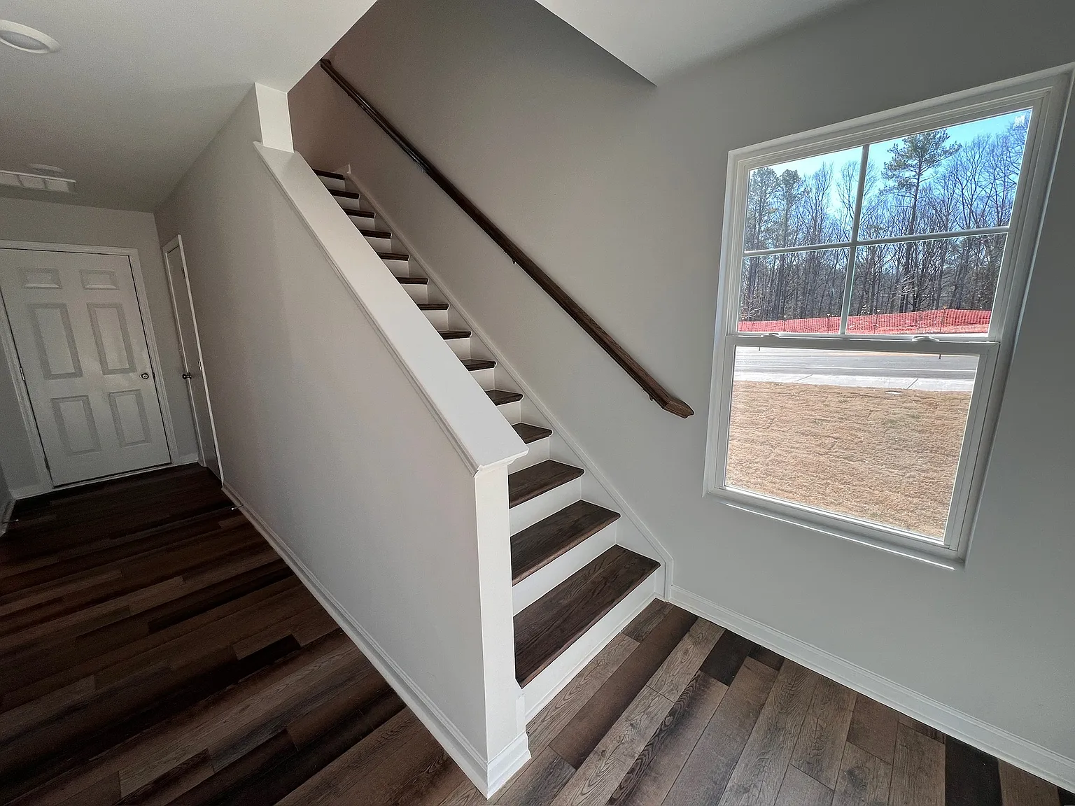 4 bed, 3.5 bath, 2410 sqft, $2,350 — Photo 4