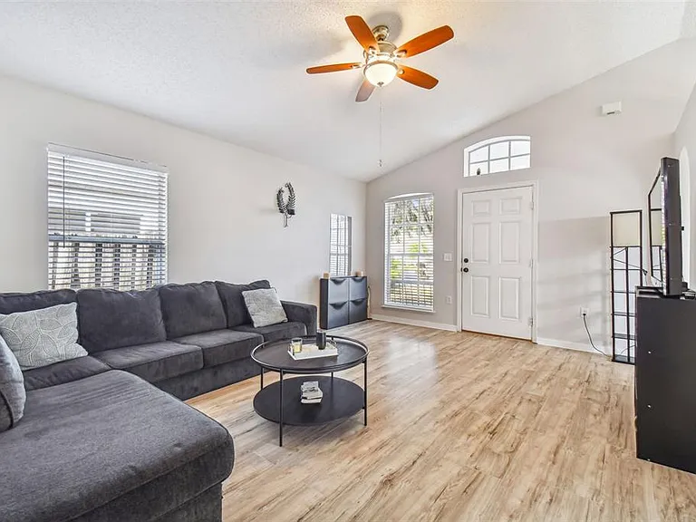 30626 Birdhouse Dr — Photo 6