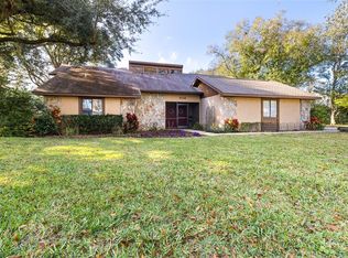 806 Warren Rd, Lutz, FL 33548