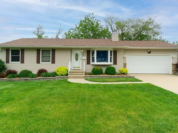 148 21st Ave SW, Cedar Rapids, IA 52404