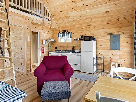 5th image of 4 Moulton Hill Road