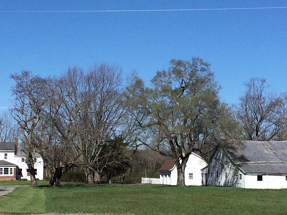 4th image of 2524 State Road 227 N