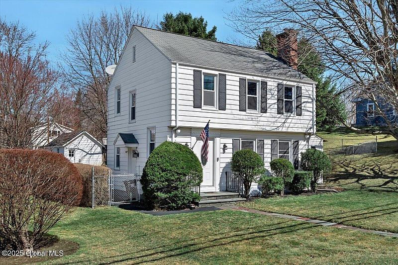 2nd image of 399 Whiteview Road