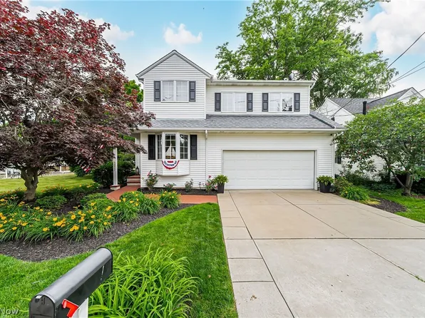 5027 Park Dr, Vermilion, OH 44089