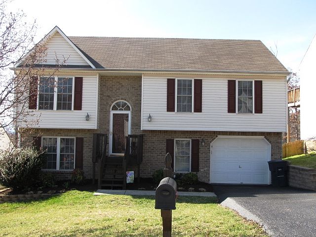 1st image of 5046 Meadow Crossing Ln NE