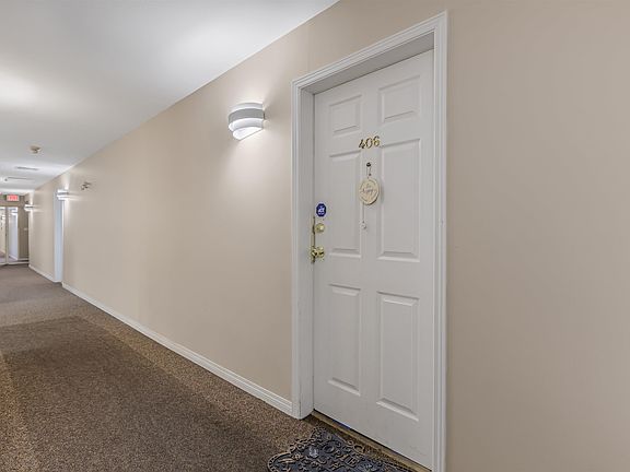 4th image of 13727 74th Ave #406