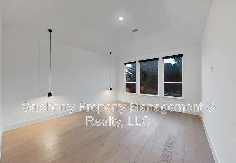 1790 Coopers Hawk Dr — Photo 3