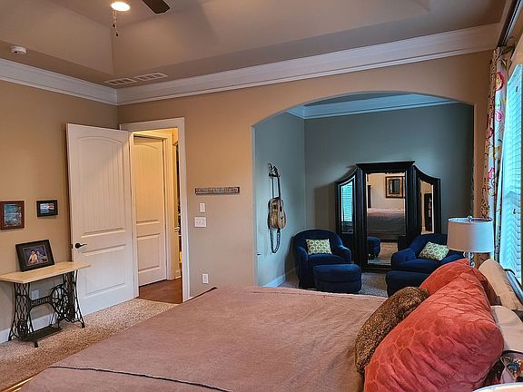 5th image of 135 Keowee Ave