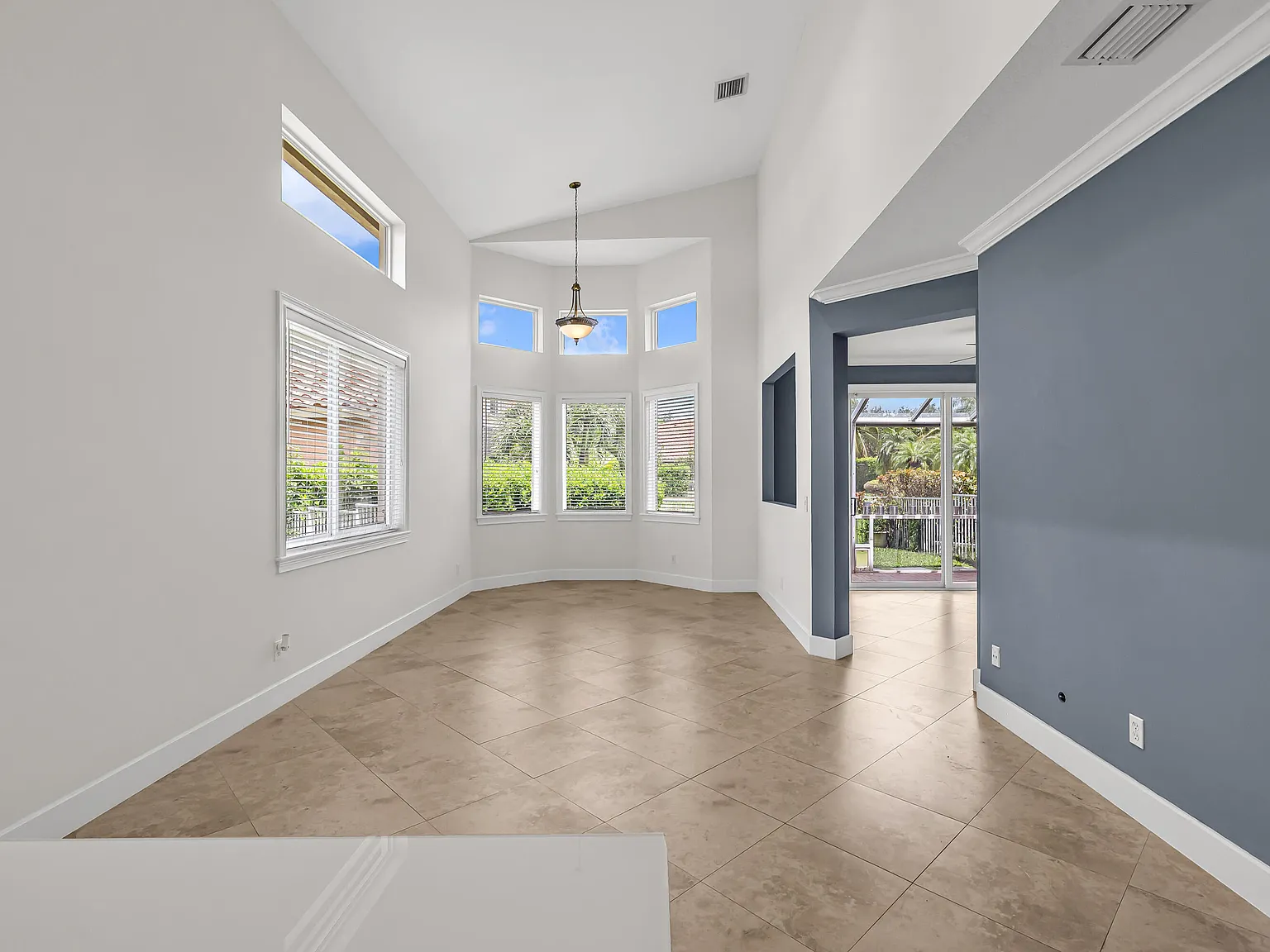 3 bed, 2.5 bath, 1623 sqft, $4,800 — Photo 4