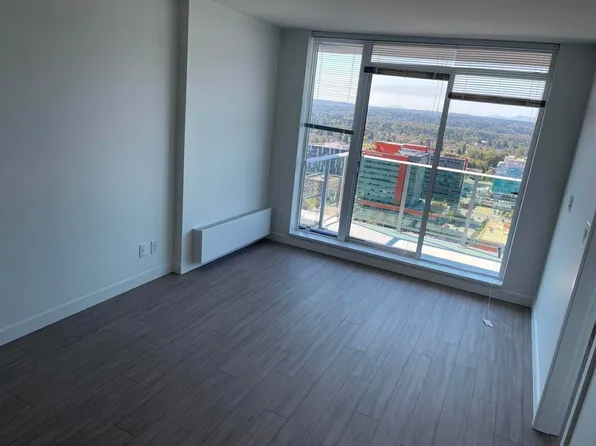 13655 Fraser Hwy #2502, Surrey, BC V3T 2V6