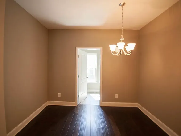 527 Vintage Green Ln — Photo 7