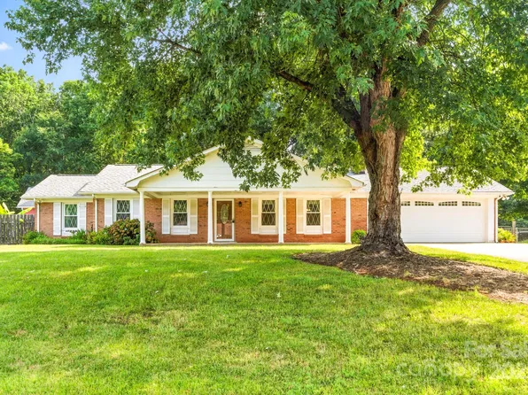1221 McCorkle Rd, Charlotte, NC 28214