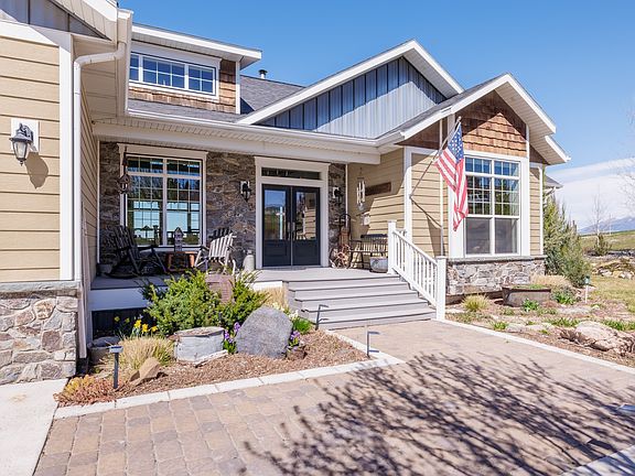 3rd image of 314 Sand Hill Ln