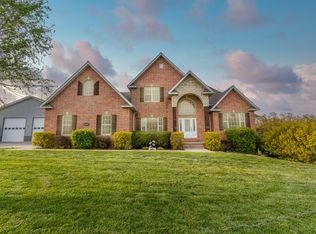 22745 Green Hills Rd, Lebanon, MO 65536