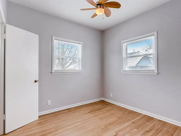 6805 6809 6811 6811a Lloyd Street 2013 #6815-W-2013A — Photo 13