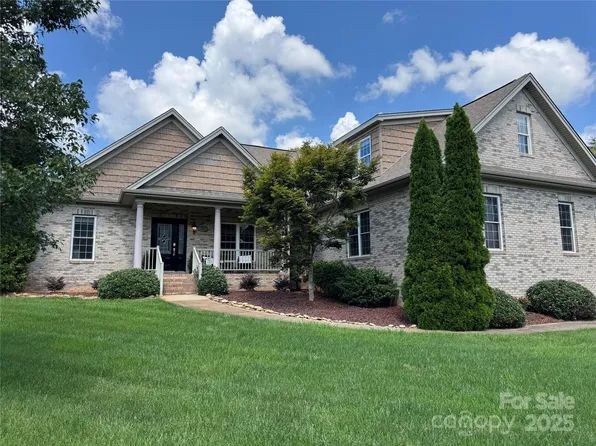 3331 Cayton Dr, Maiden, NC 28650