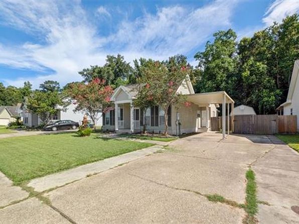 2735 Village Ct