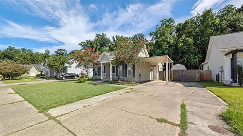 2735 Village Ct Photo 1