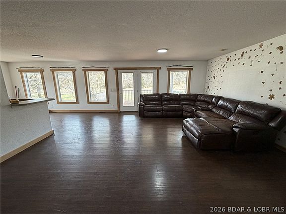3rd image of 103 Pinkie Ln