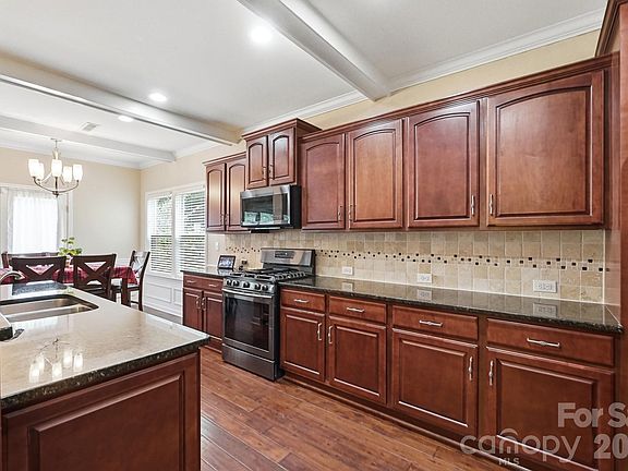 4th image of 2157 Bluebell Way