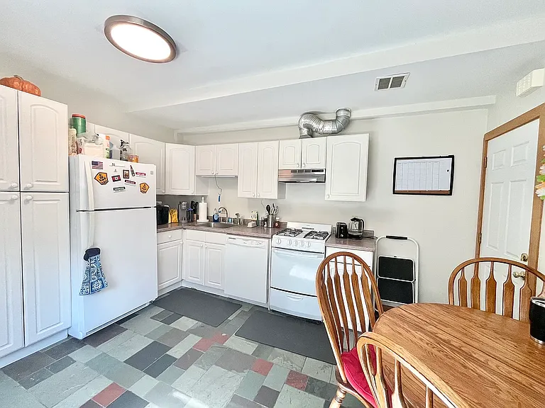 46 Athol St #3 — Photo 4