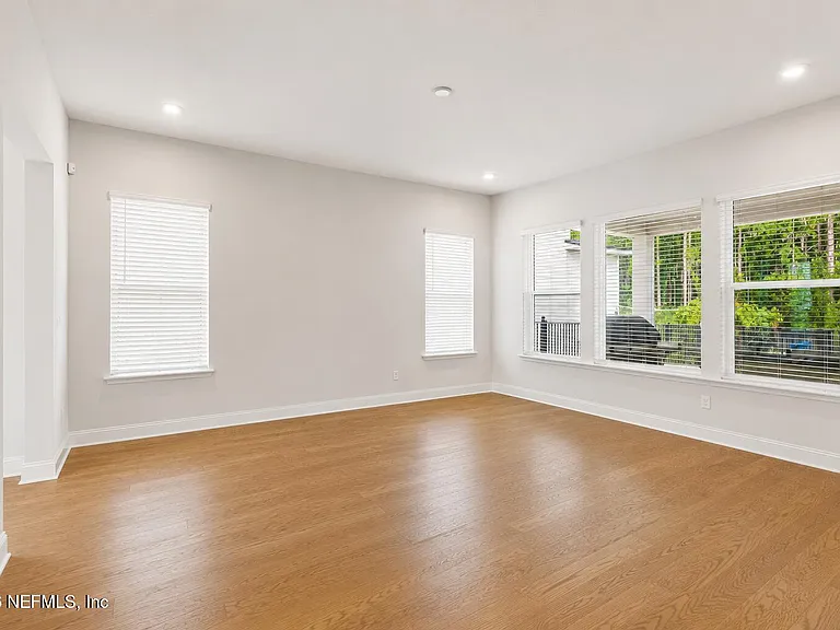 80 Walnut Glen Ct — Photo 31