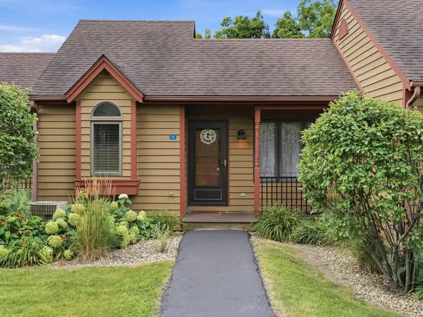 8 Oak Glen Dr, Galena, IL 61036