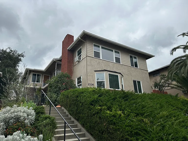 1216 Huntington Dr #DD — Photo 2