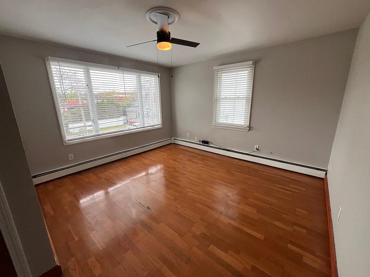 Building Photo - 541 Admiral St #3