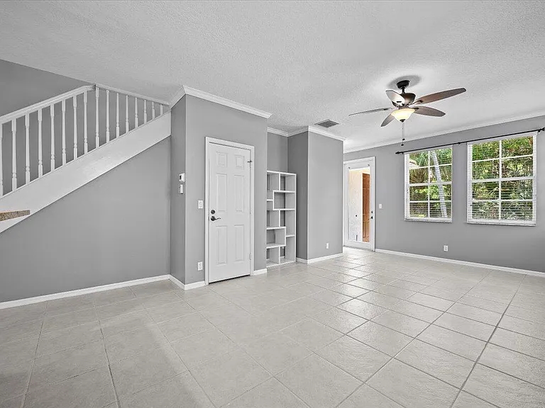 455 Pumpkin Dr — Photo 7