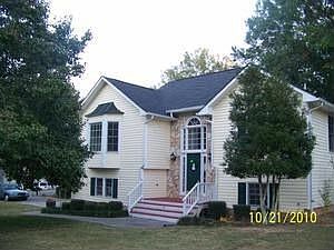 2nd image of 14 W Oak Dr