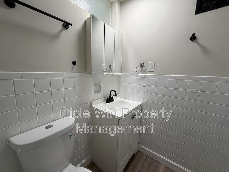 2257 Luxmore Dr — Photo 31