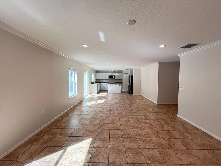 13740 Laranja St — Photo 7