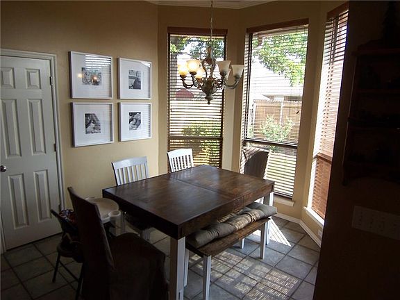4th image of 1132 SW 127th Pl
