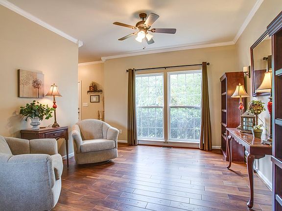 5th image of 2633 Churchill Dr