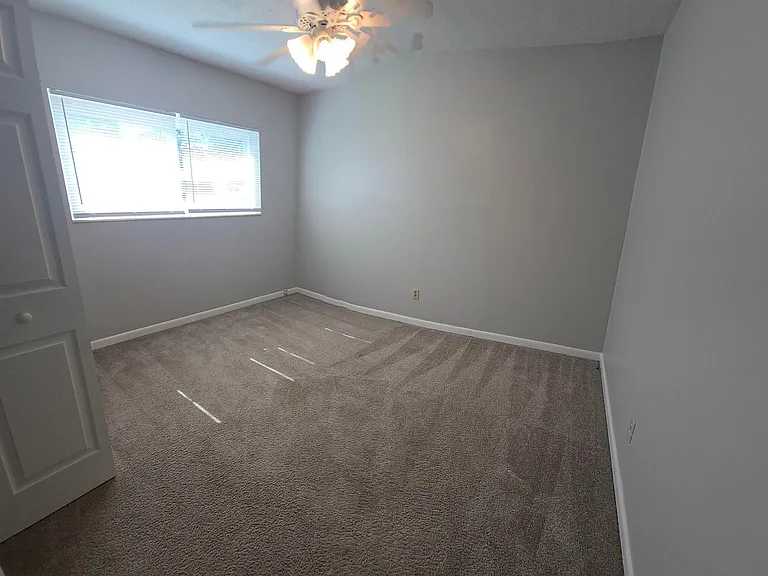 712 Newport Dr — Photo 19