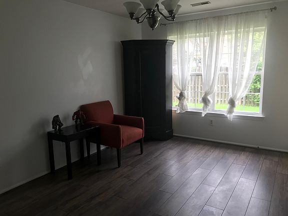 5th image of 101 Winstead Dr