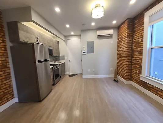 Rented by The Hamilton Group | media 14