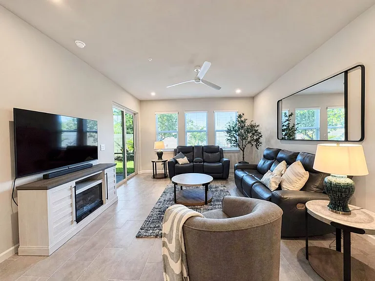 4660 Arboretum Cir #102 — Photo 12