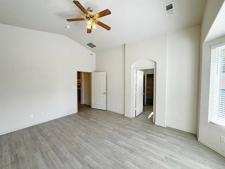 7152 Elk Creek Rd NE — Photo 15