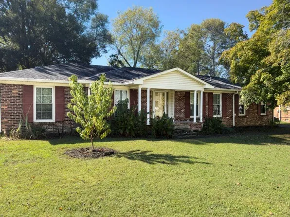 7437 Harness Dr, Nashville, TN 37221