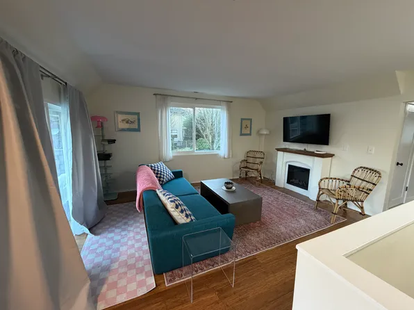 1701 2nd Ave N #1/2, Seattle, WA 98109