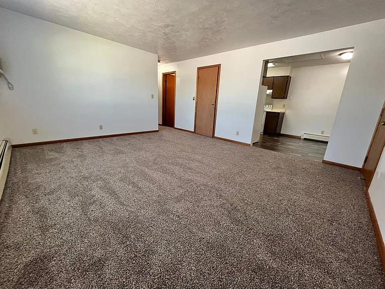 3505 S Hawthorne Ave — Photo 5