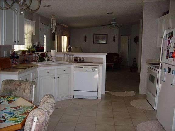 Large eat in Kitchen