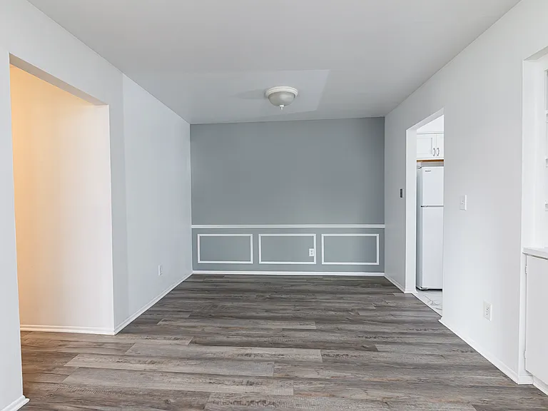 Senate Place Apartments — Photo 4