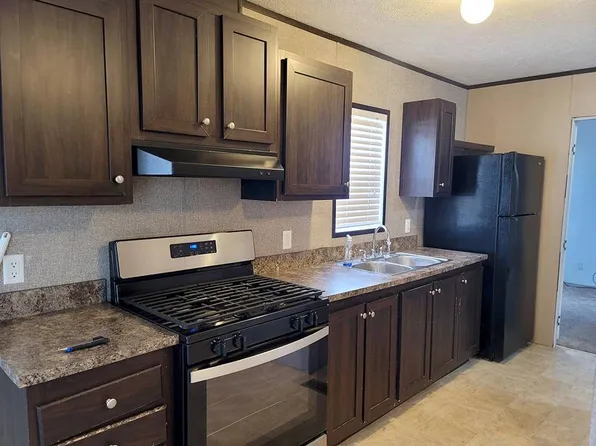 2403 Clayton Ave #106, Albert Lea, MN 56007