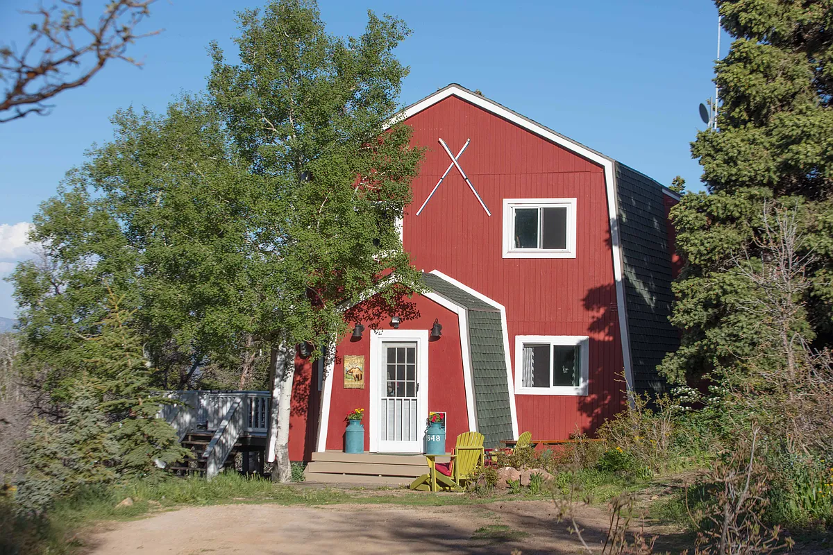 Building Photo - 2048 Pine Meadow Dr
