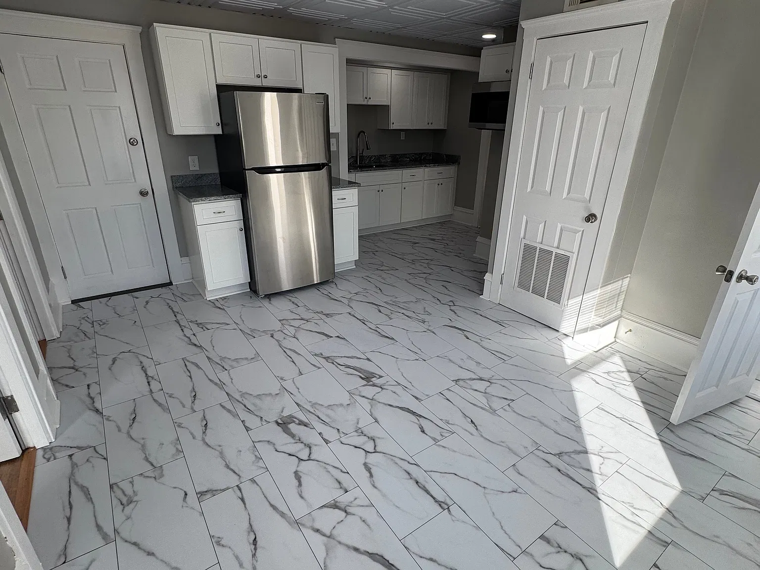 3 bed, $1,700 — Photo 1