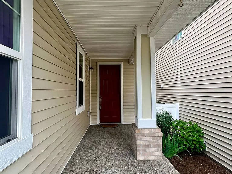 7542 Traditions Ave NE — Photo 2